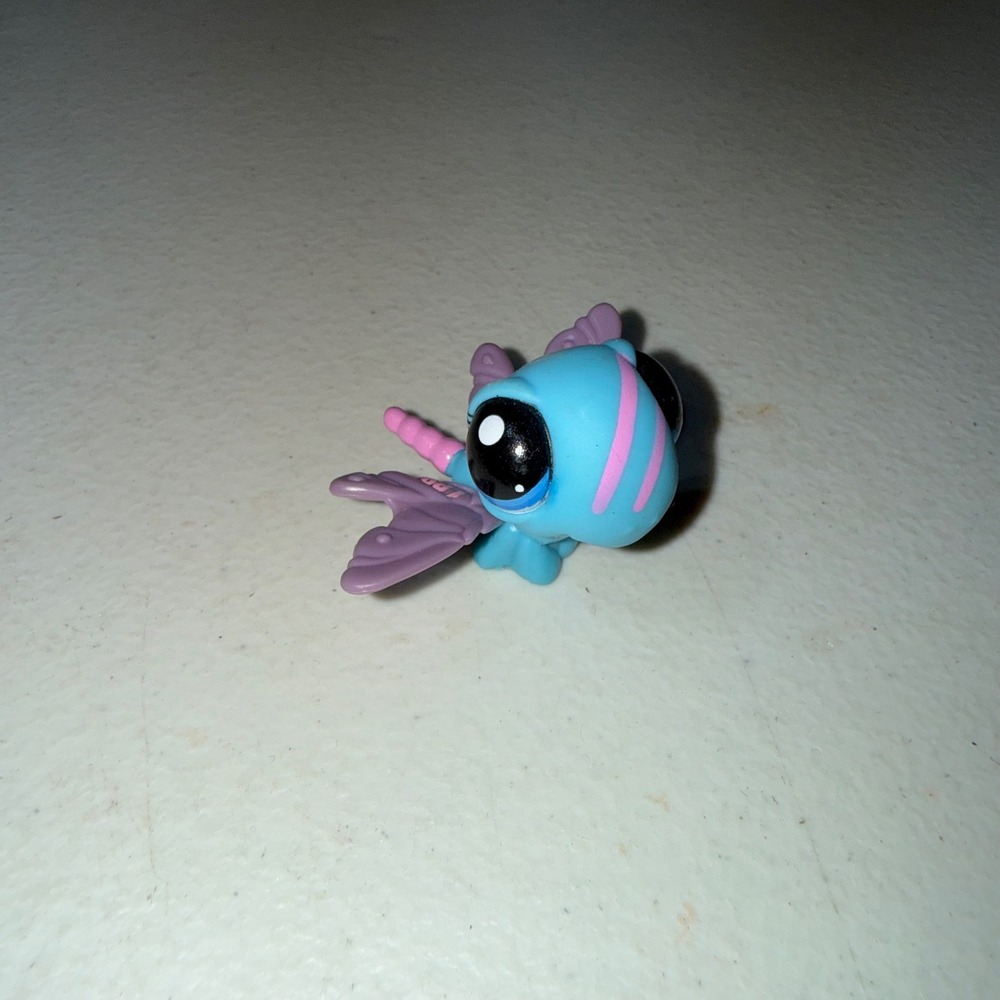 Littlest Pet Shop dragonfly figurine #1725, 2006
